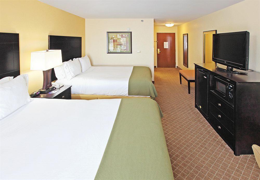 Comfort Inn & Suites Pine Bluff Habitación foto